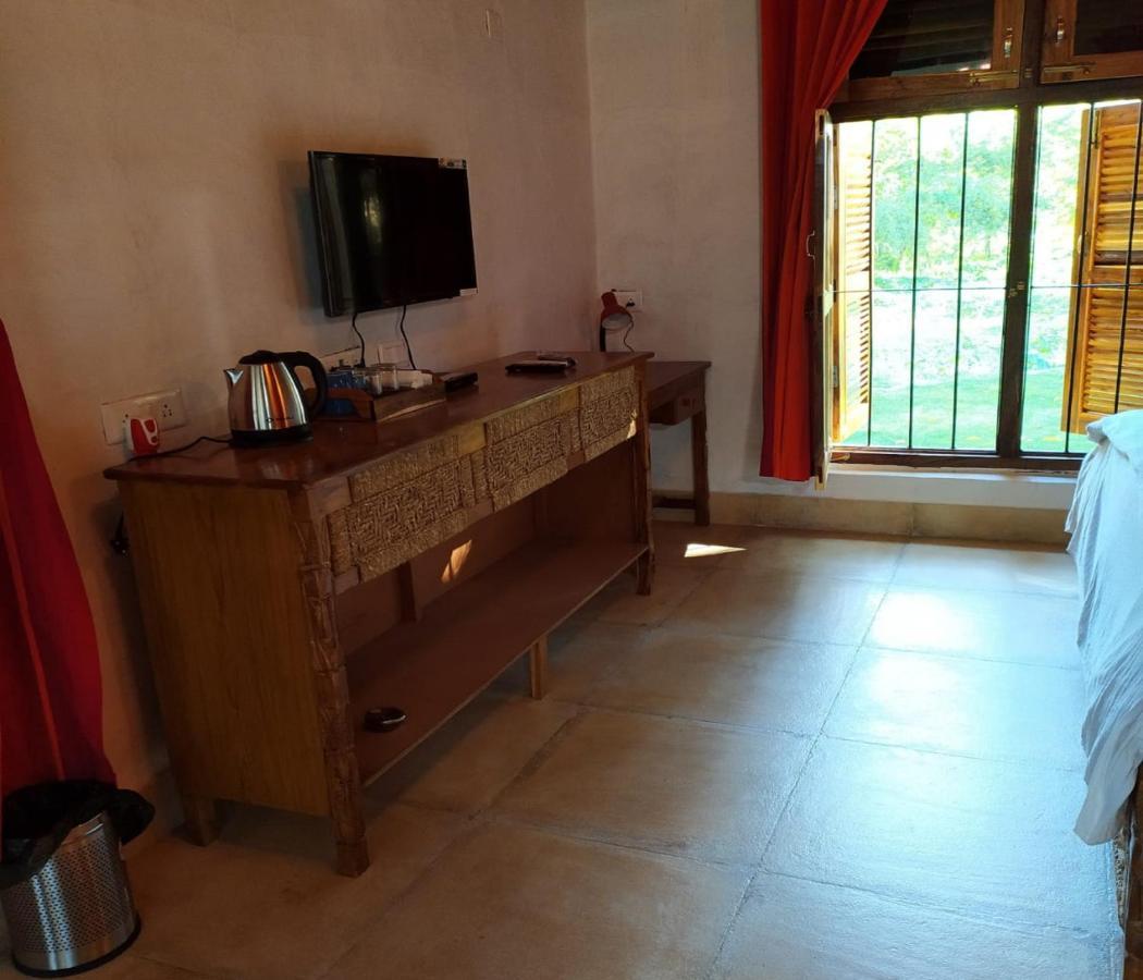 Raktokorobi Karu Gram Hotell Sri Niketan Exteriör bild