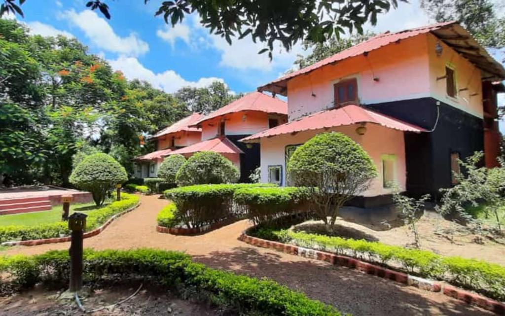 Raktokorobi Karu Gram Hotell Sri Niketan Exteriör bild